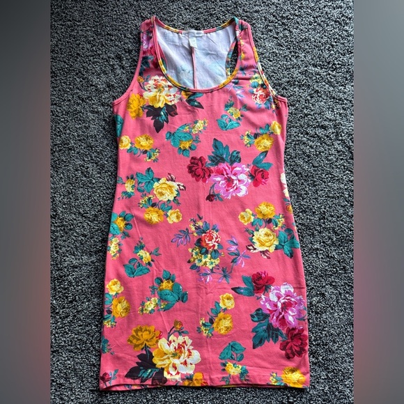 Dresses & Skirts - NWOT Women's floral dress